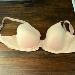 Never worn brand new. No tags. Size 34c smoothez aerie bra